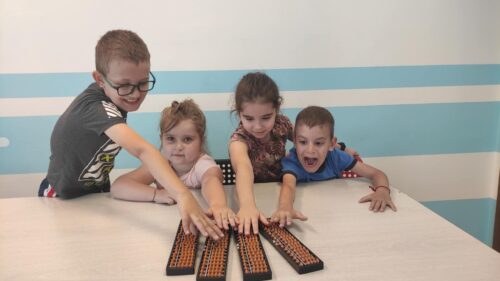Ментална аритметика за деца от 4 до 12 год. в Smarty Kids -  гр. Пловдив, кв. Южен
